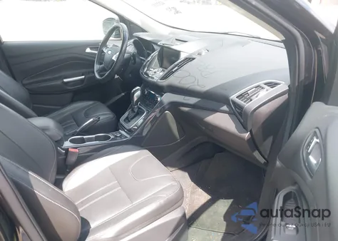 2013 Ford Escape Titanium z USA, uszkodzony, nr VIN 1FMCU0J93DUD70013